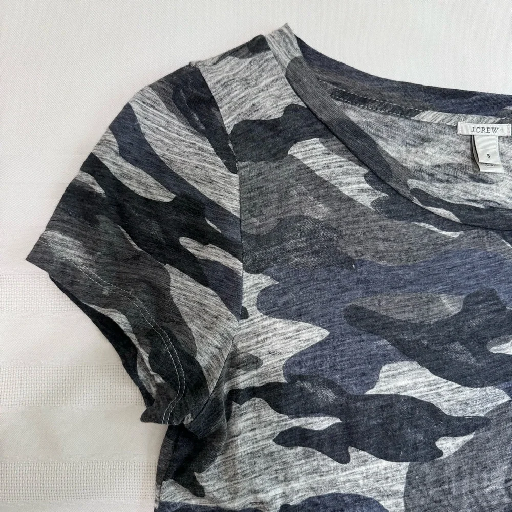 J. Crew Camo Crewneck Tee Small Black Navy Gray Cotton Blend Fitted
